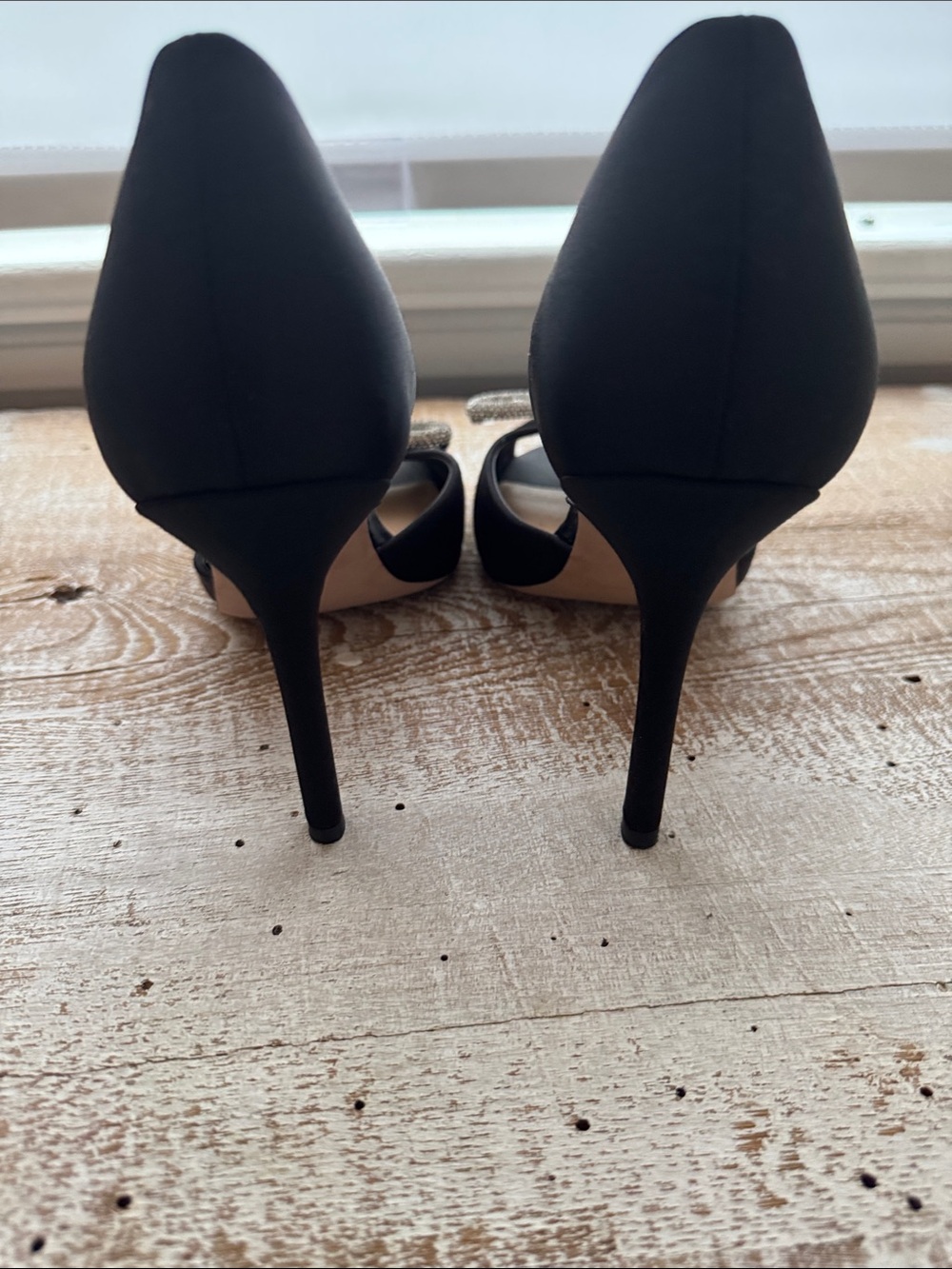 Veronica Beard black satin bow heels size 8 - Picture 2 of 5